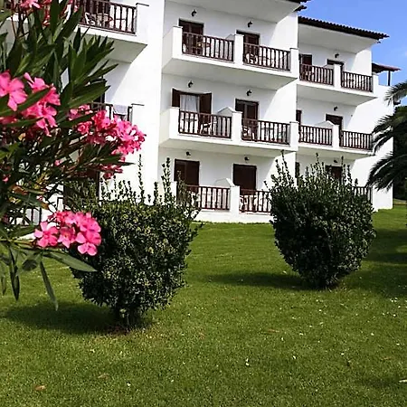 Paradise Hotel 3*